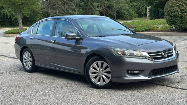 Honda Accord with VIN: 1HGCR2F81EA077751