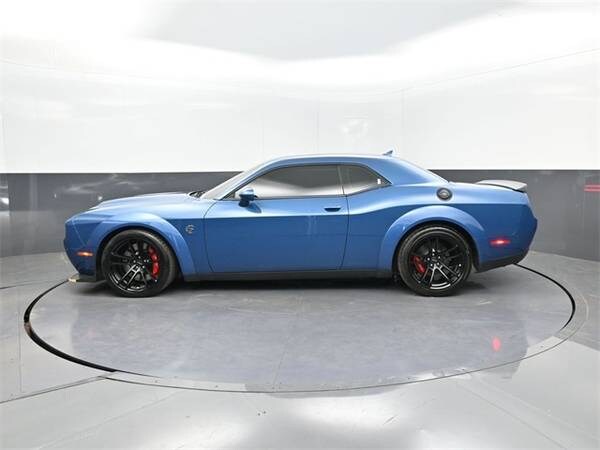 Dodge Challenger with VIN: 2C3CDZC92NH117165