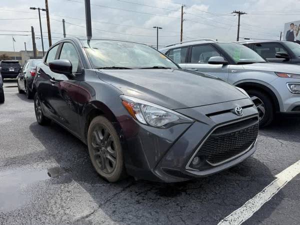 Toyota Yaris Hatchback with VIN: 3MYDLBJV1LY701852