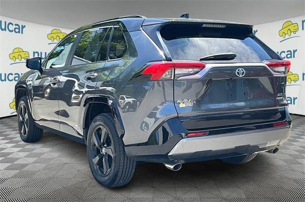 Toyota RAV4 Hybrid with VIN: 4T3E6RFV4MU011452