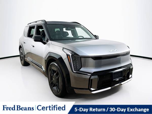 Kia EV9 with VIN: KNDAEFS59R6020324