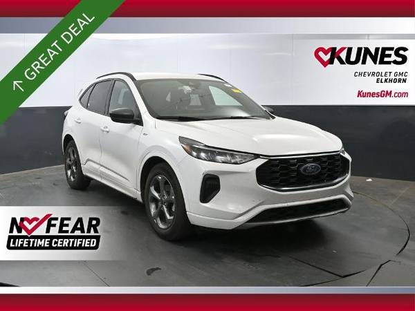 Ford Escape with VIN: 1FMCU0MN2PUA08722