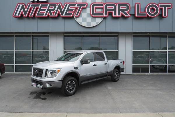 2017 Nissan Titan XD PRO-4X  Crew Cab