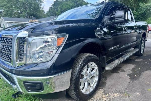 2018 Nissan Titan XD SV  Crew Cab