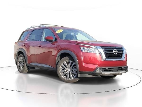 Nissan Pathfinder with VIN: 5N1DR3CD8NC243158