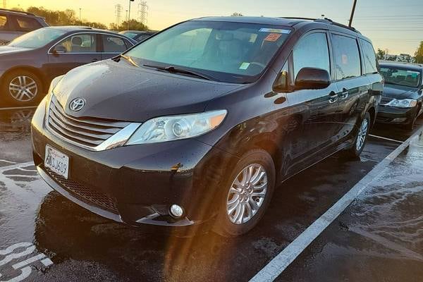 2012 Toyota Sienna XLE 8-Passenger