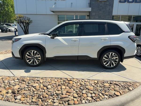 Subaru Forester with VIN: JF2SLDTC0SH443753