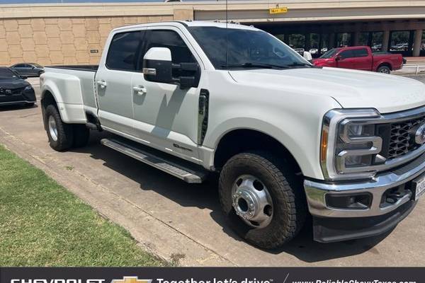 2023 Ford F-350 Super Duty Lariat Diesel Crew Cab