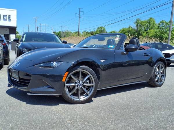 Mazda MX-5 Miata with VIN: JM1NDAD72J0203349