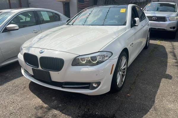 2011 BMW 5 Series 550i xDrive