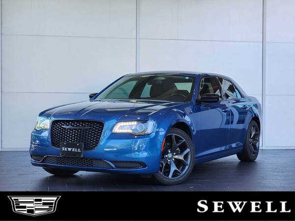 Chrysler 300 with VIN: 2C3CCAAG6LH220768