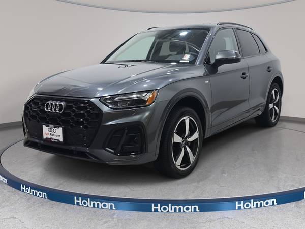Audi Q5 with VIN: WA1EAAFY2N2064830
