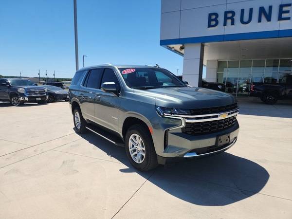 Chevrolet Tahoe with VIN: 1GNSCMKD9RR277561