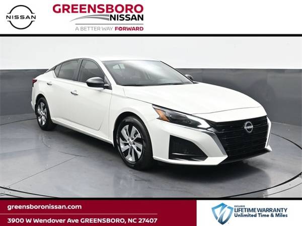 Nissan Altima with VIN: 1N4BL4BV2SN326071