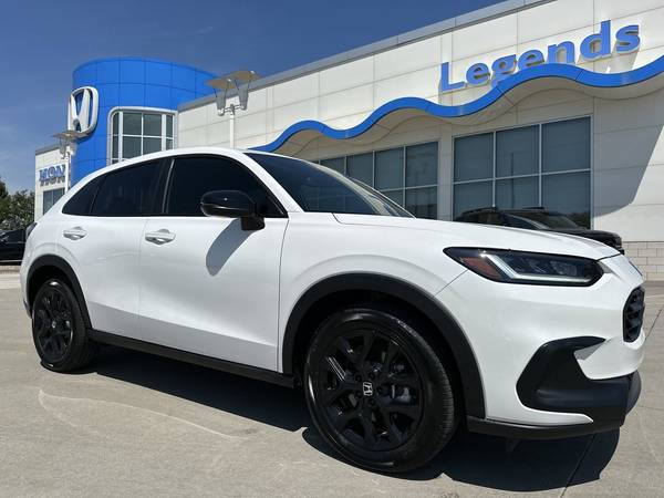 Honda HR-V with VIN: 3CZRZ2H57SM772336
