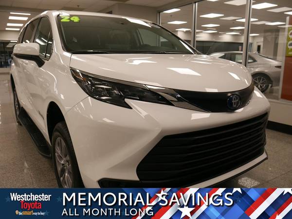 Toyota Sienna with VIN: 5TDKRKEC8SS247330
