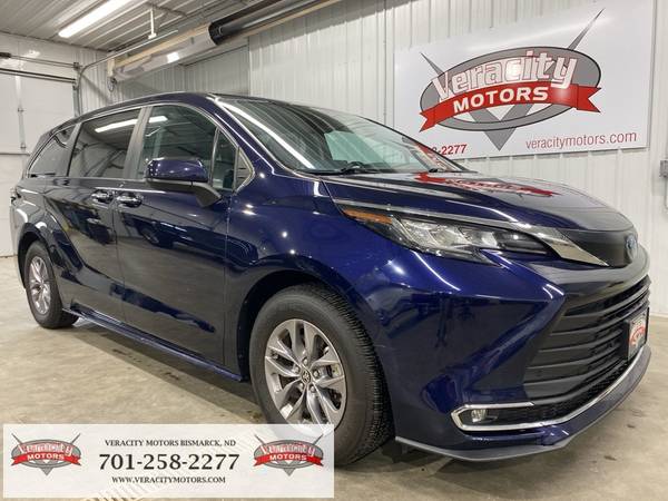 Toyota Sienna with VIN: 5TDYSKFC4PS078556