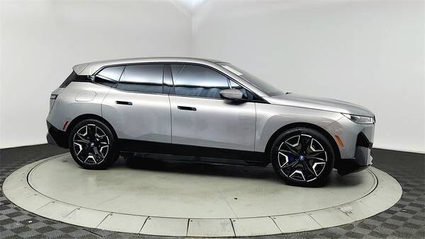 BMW iX with VIN: WB523CF03NCK52075