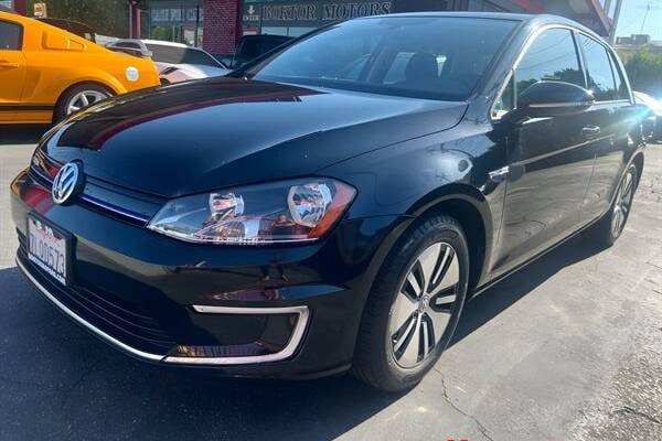 2016 Volkswagen e-Golf SE Hatchback