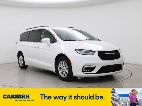 Chrysler Pacifica with VIN: 2C4RC1BG9NR150460