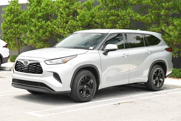 Toyota Highlander with VIN: 5TDCZRAH2LS500870