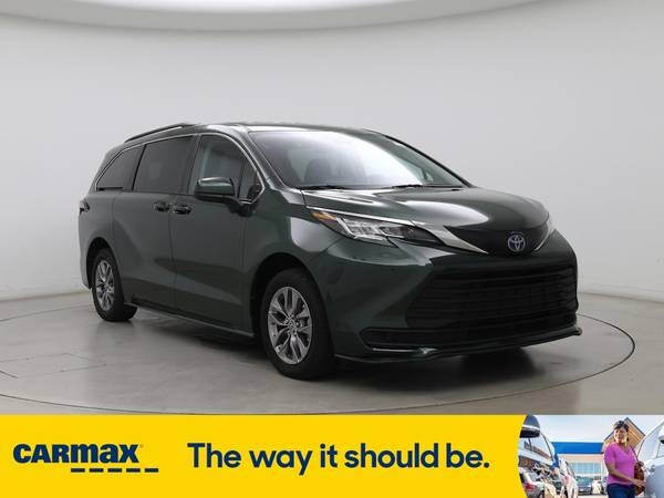 Toyota Sienna with VIN: 5TDKRKECXNS135309