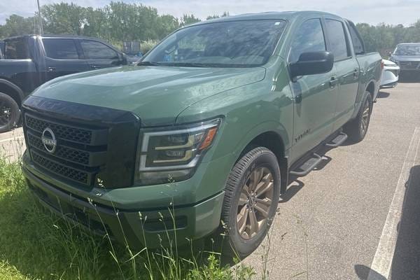 2024 Nissan Titan SV  Crew Cab