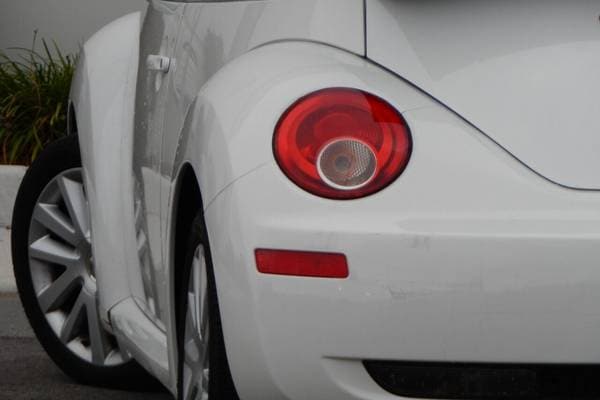 2010 Volkswagen New Beetle 2.5L Final Edition PZEV Convertible