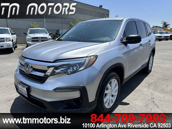 Honda Pilot with VIN: 5FNYF5H1XKB029988