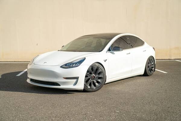 Tesla Model 3 with VIN: 5YJ3E1EB0KF510481