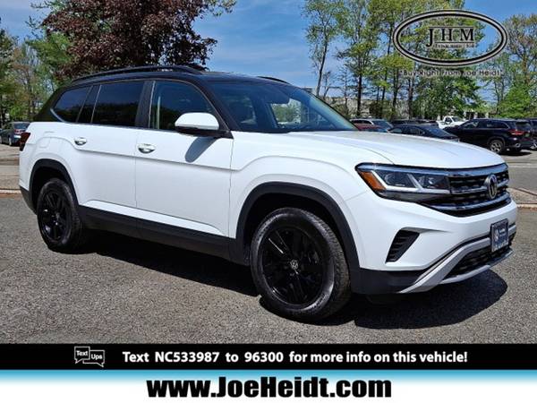 Volkswagen Atlas with VIN: 1V2LP2CA1NC533987