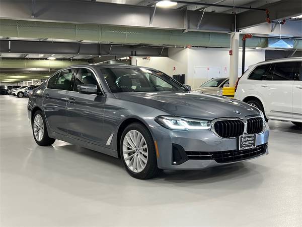 BMW 5 Series with VIN: WBA73BJ02MCF18230