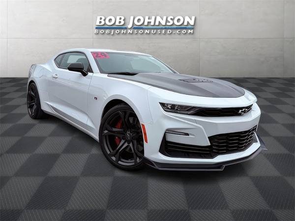 Chevrolet Camaro with VIN: 1G1FH1R73R0112936