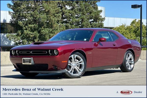Dodge Challenger with VIN: 2C3CDZBT0NH164885