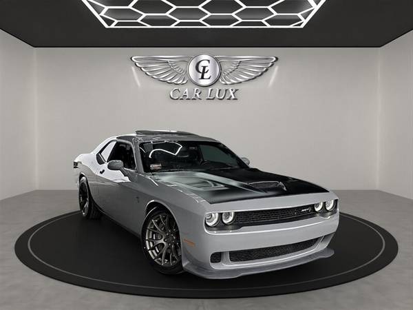 Dodge Challenger with VIN: 2C3CDZC96JH116028