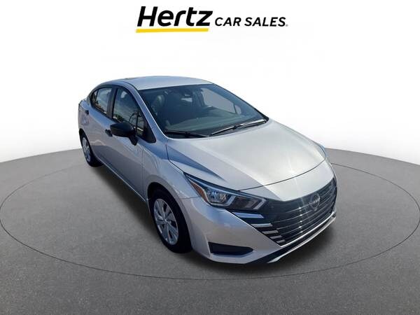 Nissan Versa with VIN: 3N1CN8DV6RL877663