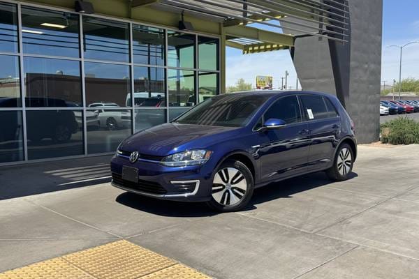 Certified 2019 Volkswagen e-Golf SE Hatchback