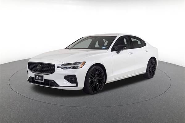 2024 Volvo S60 B5 Plus Black Edition