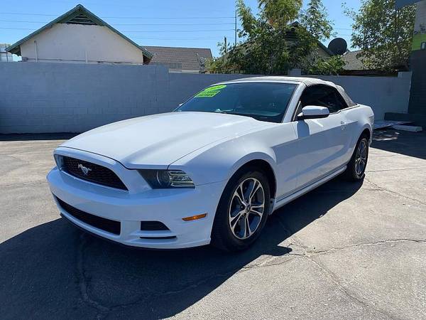 Ford Mustang with VIN: 1ZVBP8EM3E5310522