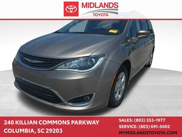 Chrysler Pacifica Hybrid with VIN: 2C4RC1L71HR779178