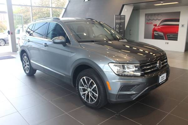 Volkswagen Tiguan with VIN: 3VV3B7AX3LM155317