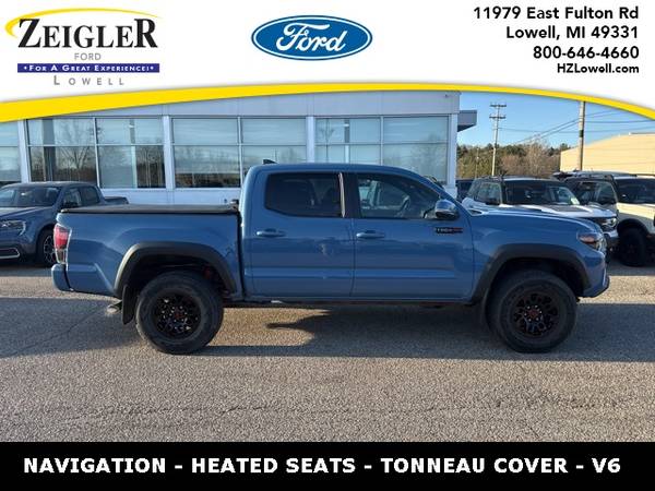 Toyota Tacoma with VIN: 5TFCZ5AN8JX123872