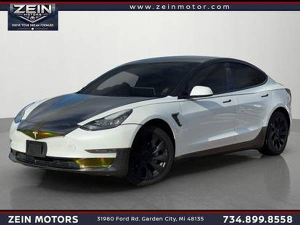 Tesla Model 3 with VIN: 5YJ3E1EB1KF469858