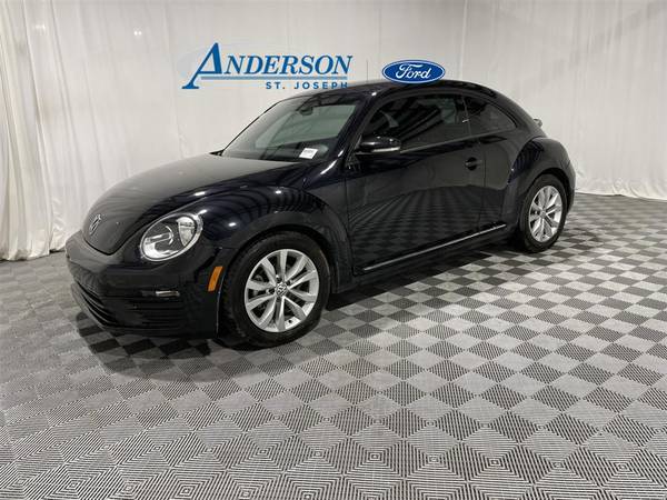 Volkswagen Beetle with VIN: 3VWF17AT7HM618513