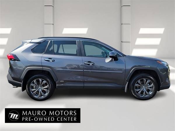 Toyota RAV4 Hybrid with VIN: 4T3D6RFV8PU140083