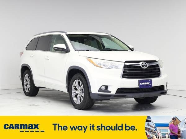 Toyota Highlander with VIN: 5TDKKRFH5FS108916