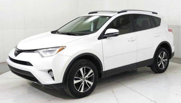 Toyota RAV4 with VIN: JTMRFREV3JJ192363