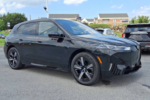 2025 BMW iX xDrive50