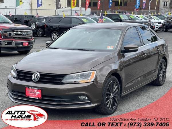 Volkswagen Jetta with VIN: 3VWD17AJ1FM405138