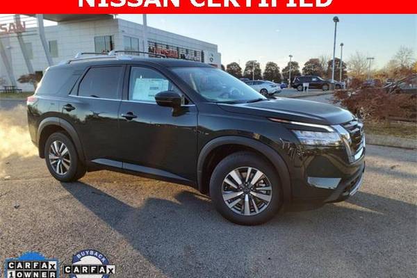 2024 Nissan Pathfinder SL